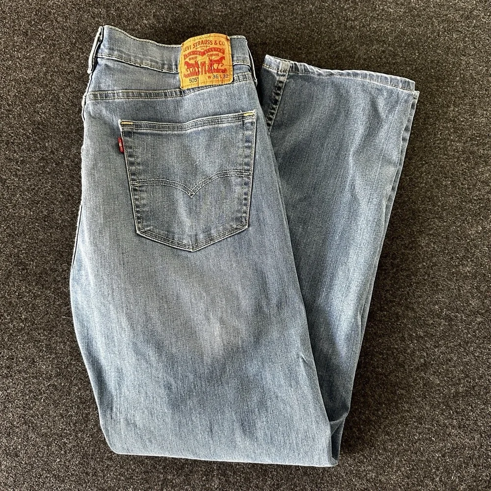 Levis 505 Jeans Mens‎ 34 x 32 (34 x 31) Regular Classic Straight Leg Blue Denim